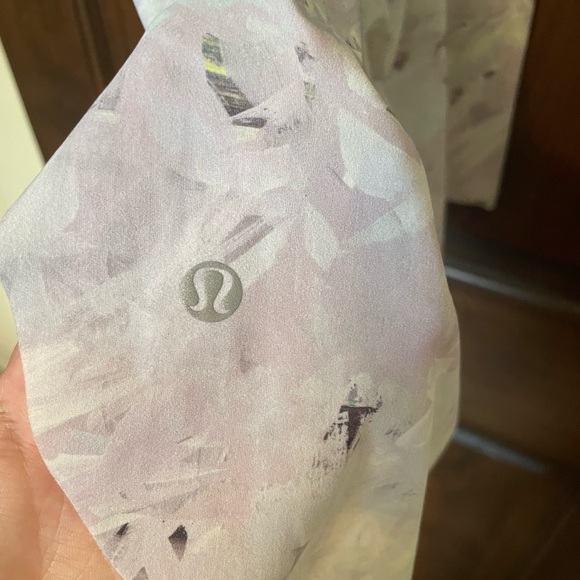 LuluLemon open back tank top - Picture 4 of 4